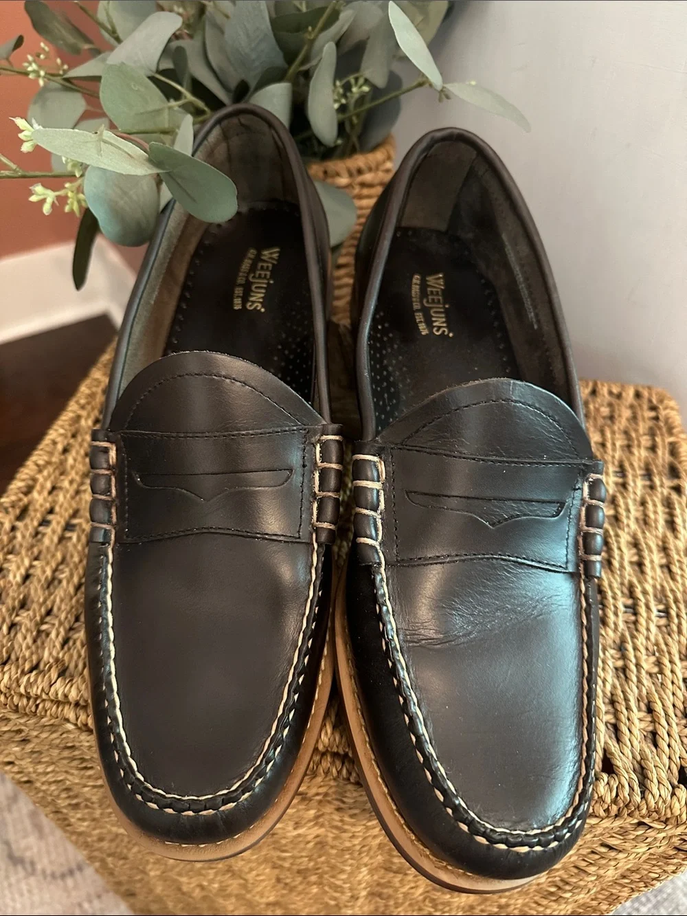 GH Bass Weejuns men’s Classic Larson dark brown leather 11 D Penny Loafers